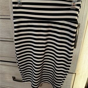 LulaRoe pencil skirt, like new condition.